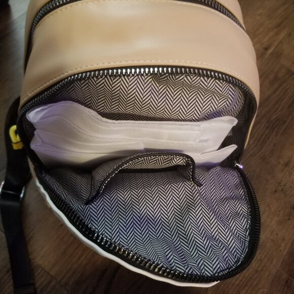 Chillx by LeMiel Vegan Backpack - Picture 11 of 15